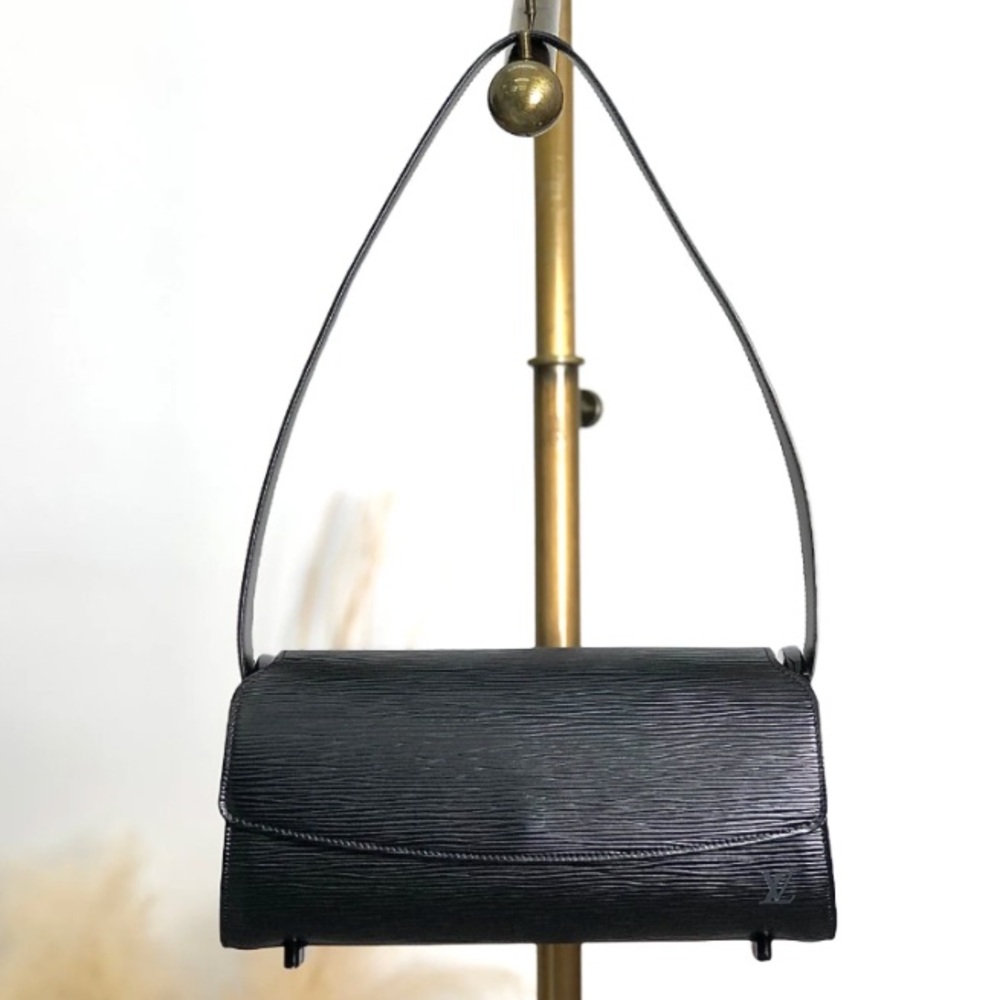 LOUIS VUITTON EPI Black Shoulder Bag - Vintage and Authentic